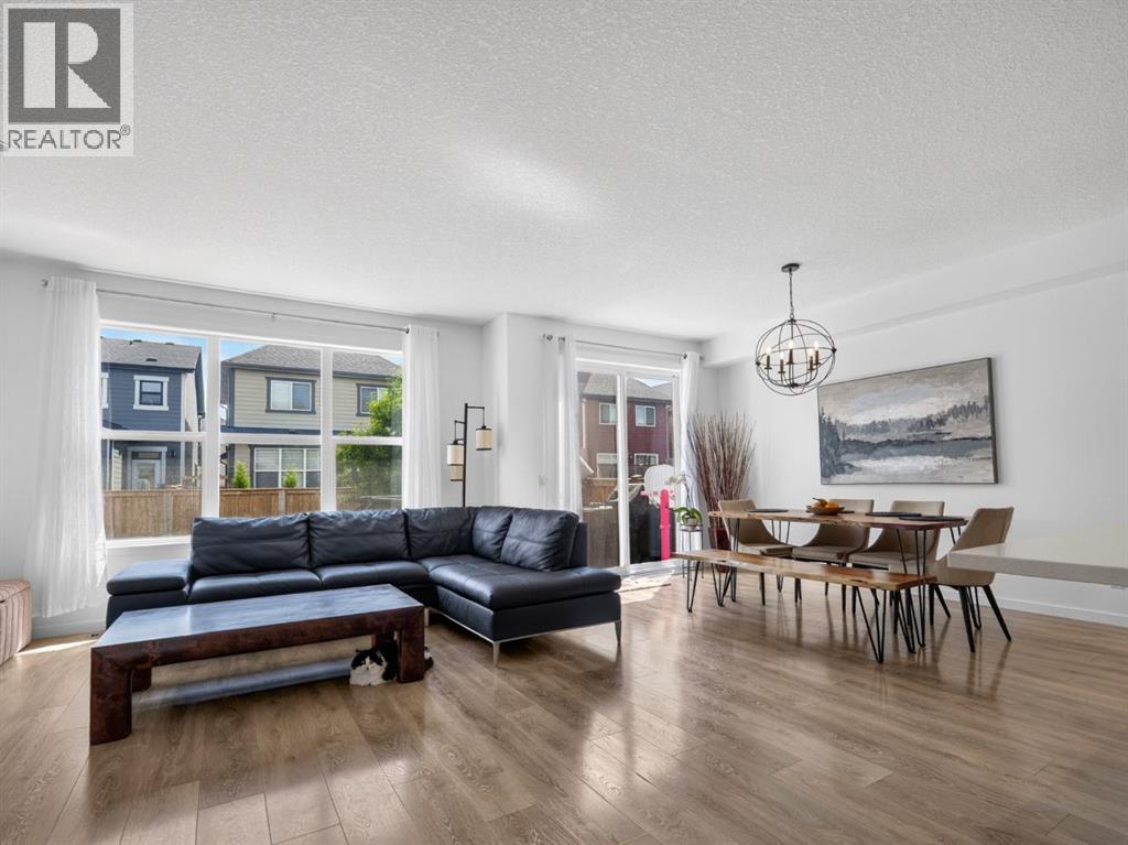 228 Masters Crescent SE - 19