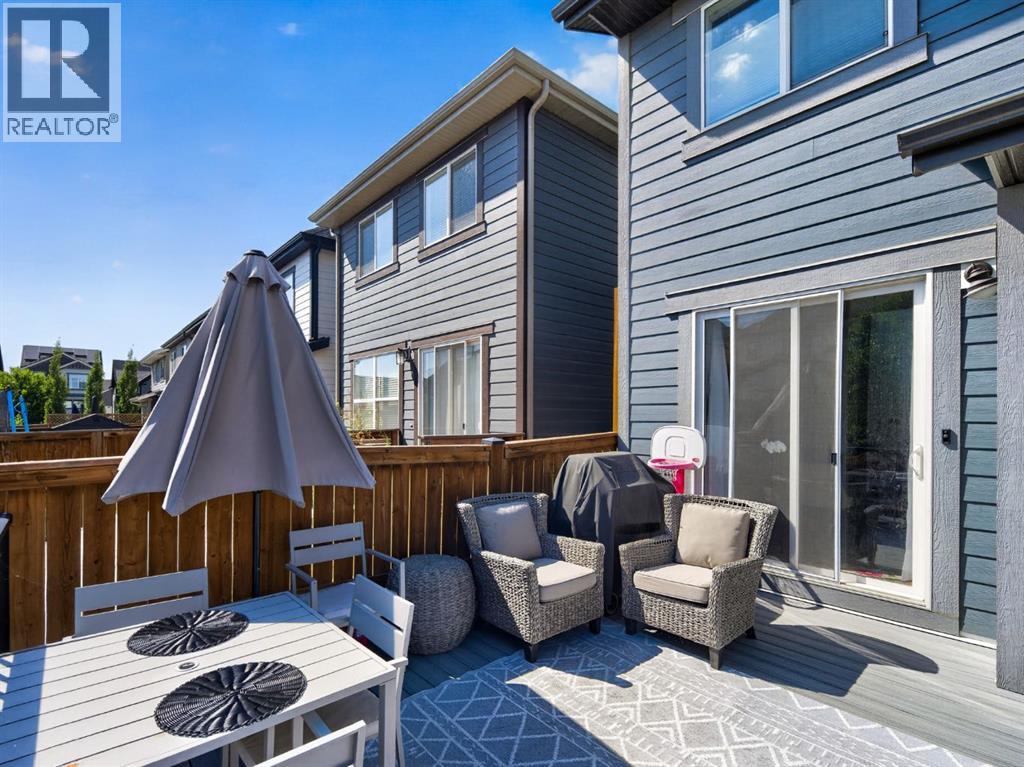 228 Masters Crescent SE - 50