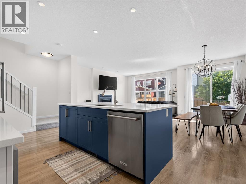 228 Masters Crescent SE - 5