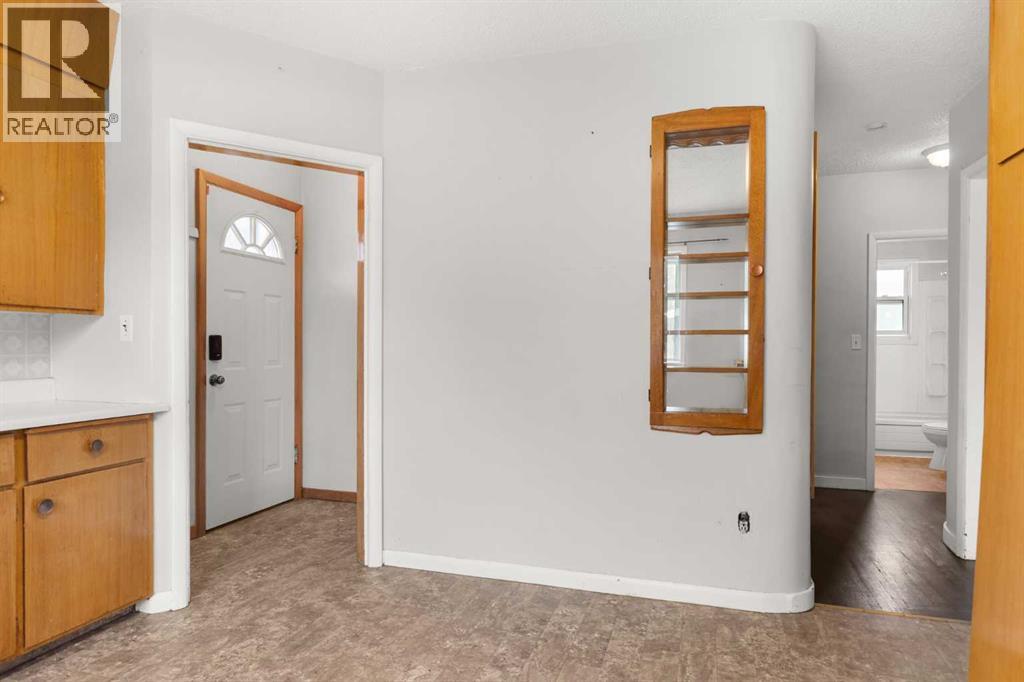 21 5 Street SW - 10