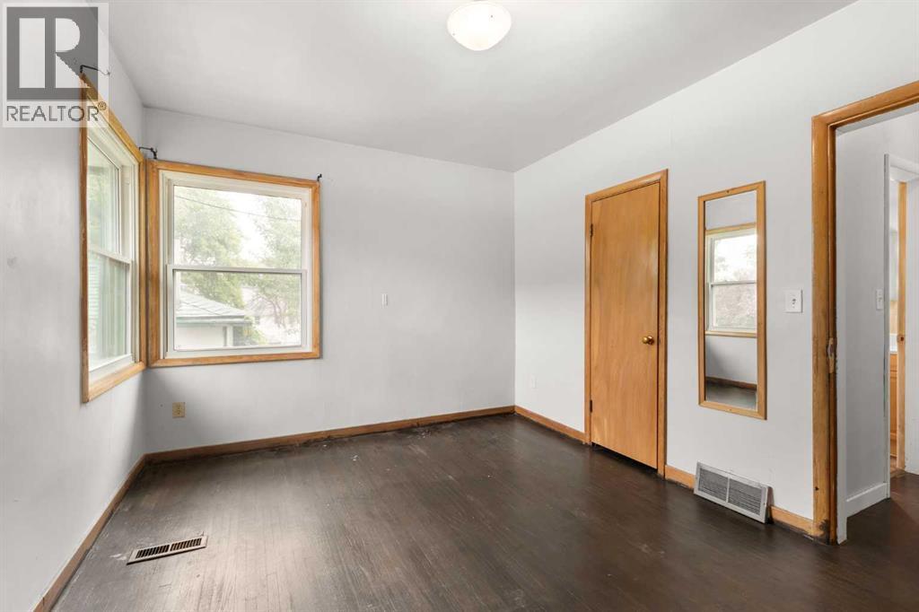 21 5 Street SW - 13