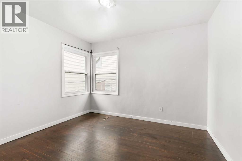 21 5 Street SW - 15