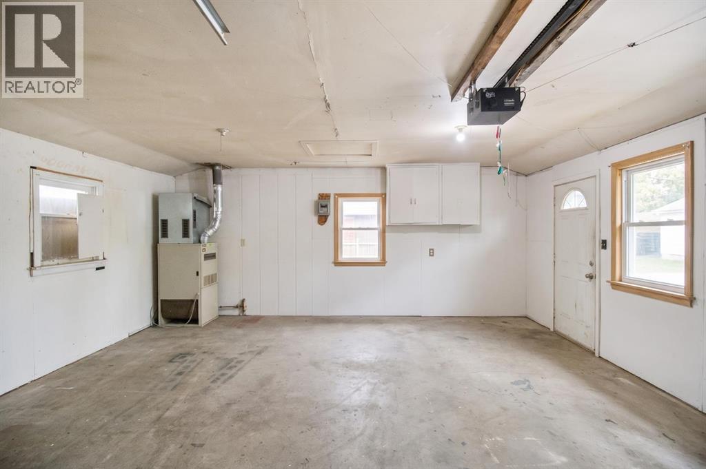 21 5 Street SW - 29