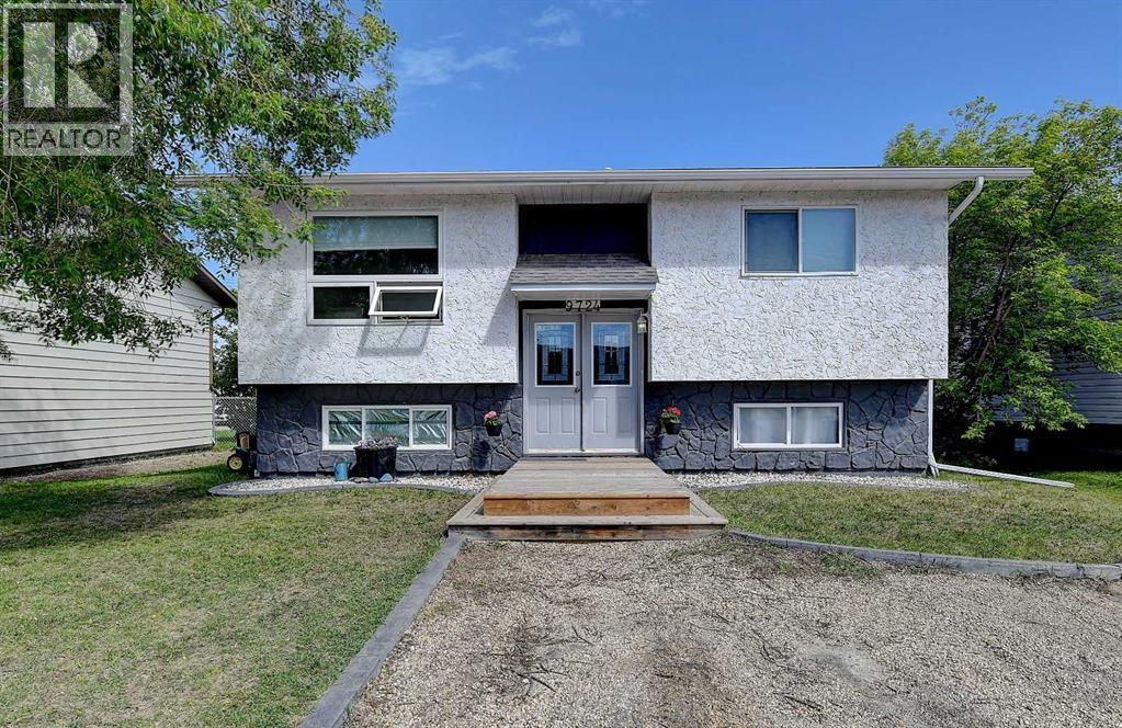9724 94 Avenue - 1