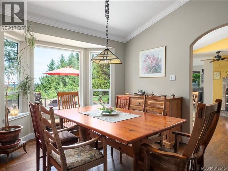 1881 Galvin Pl, Qualicum Beach