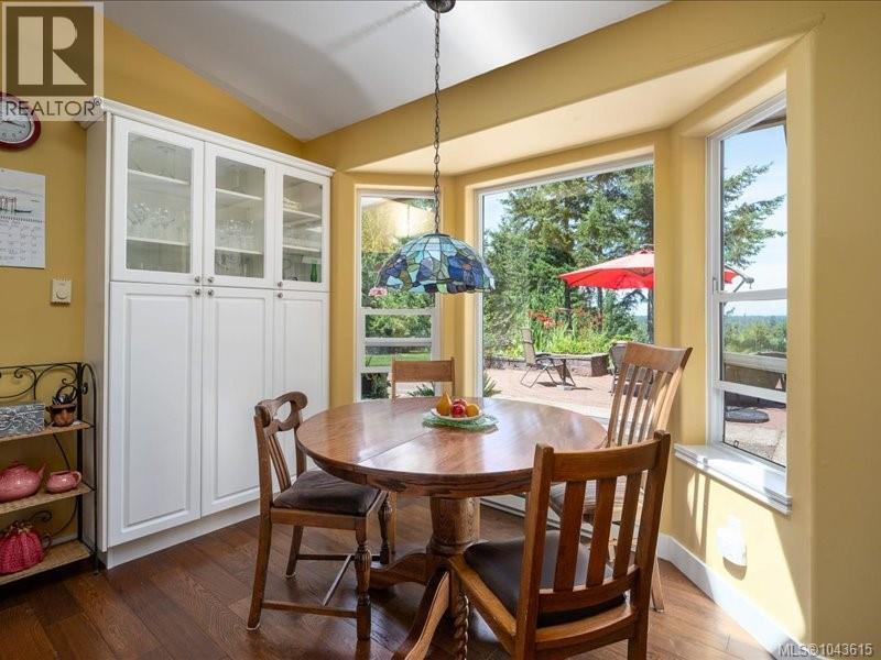 1881 Galvin Pl, Qualicum Beach