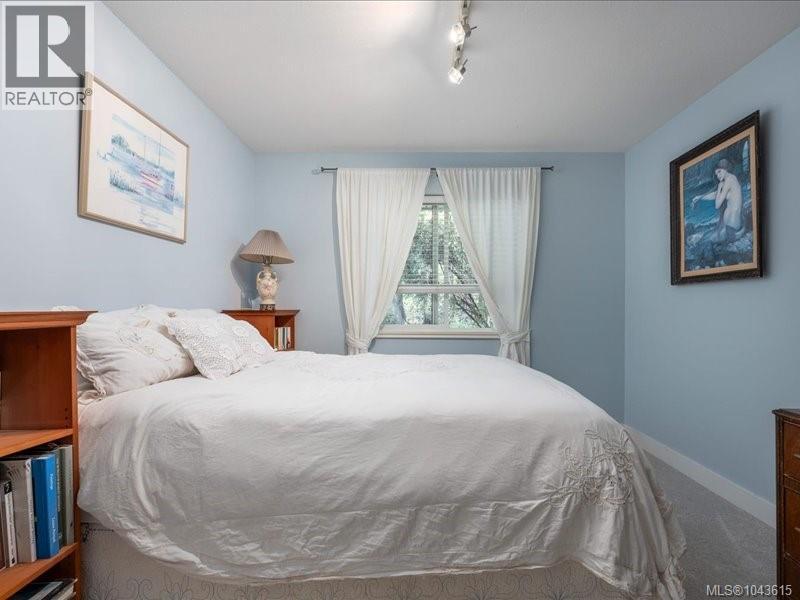 1881 Galvin Pl, Qualicum Beach