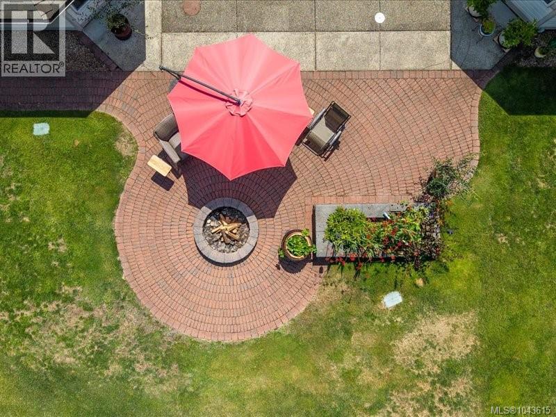 1881 Galvin Pl, Qualicum Beach