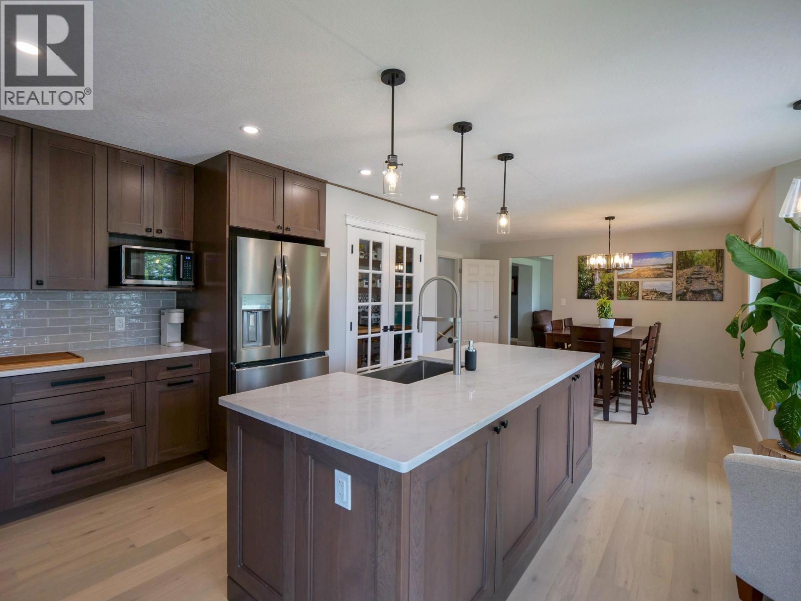 1551 VIEW DRIVE - 13
