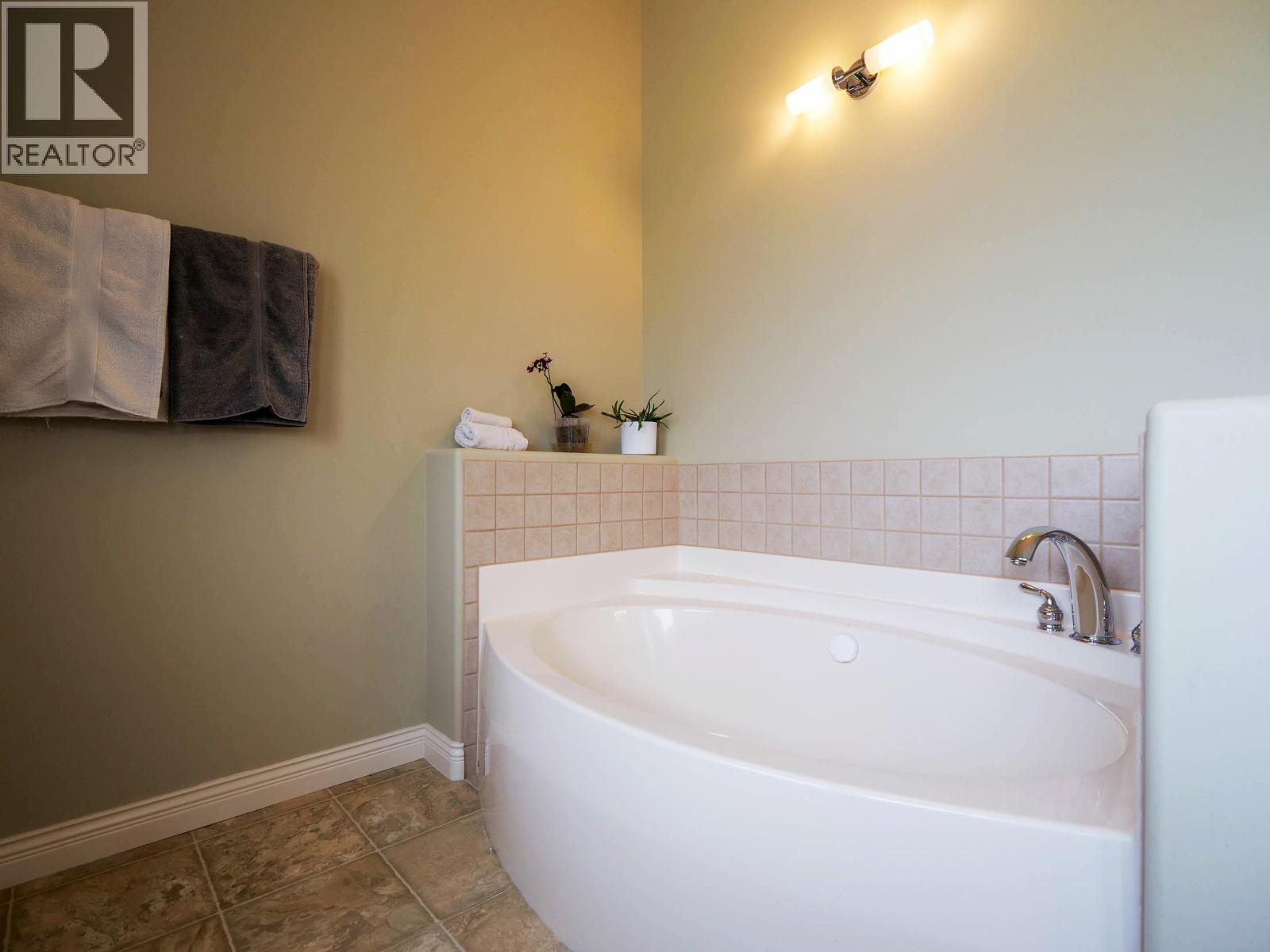 1551 VIEW DRIVE - 19