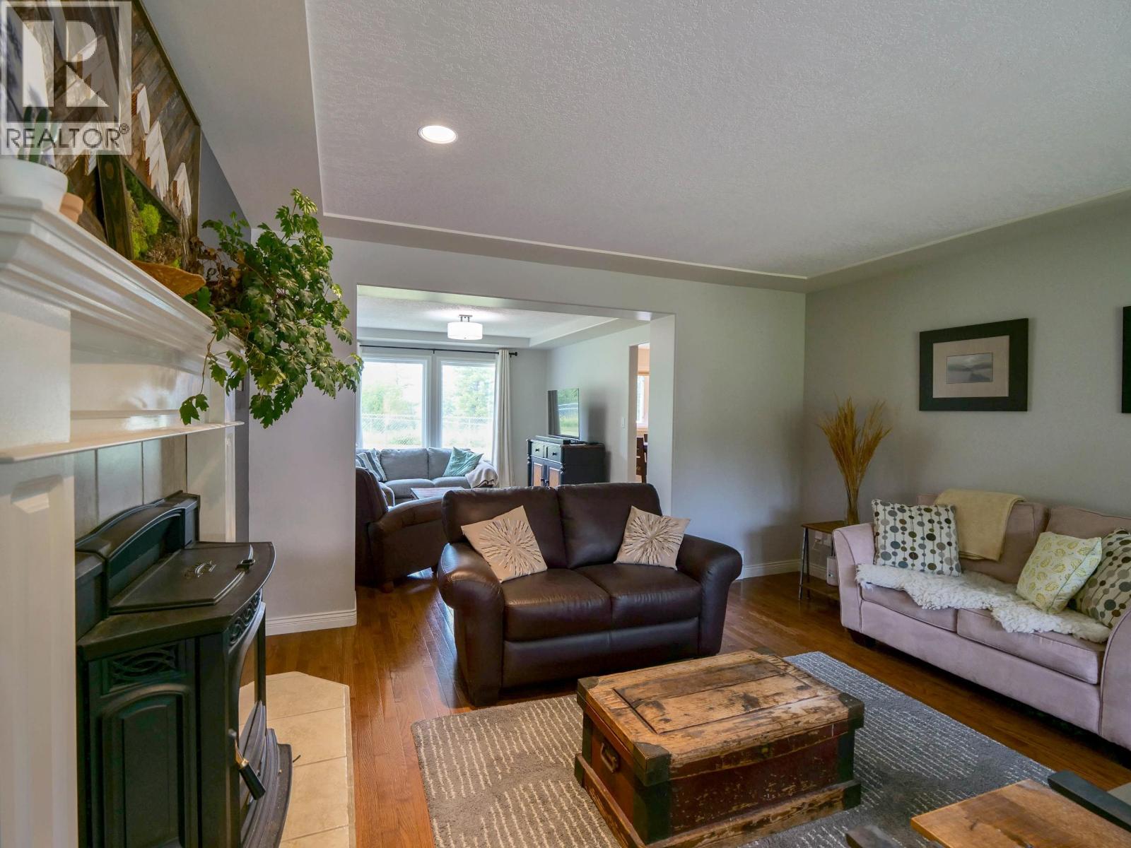 1551 VIEW DRIVE - 8