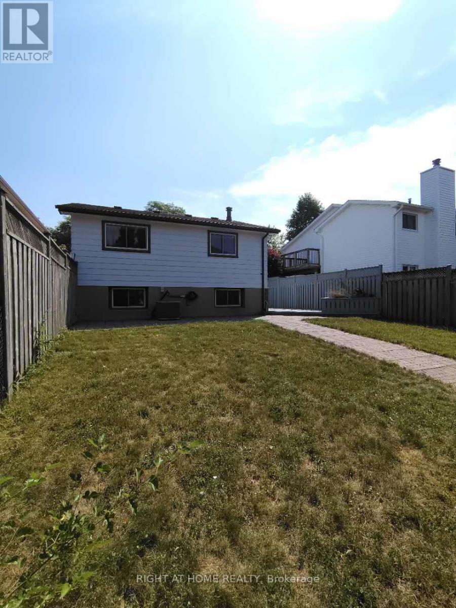 78 OLYMPIC CRESCENT - 34
