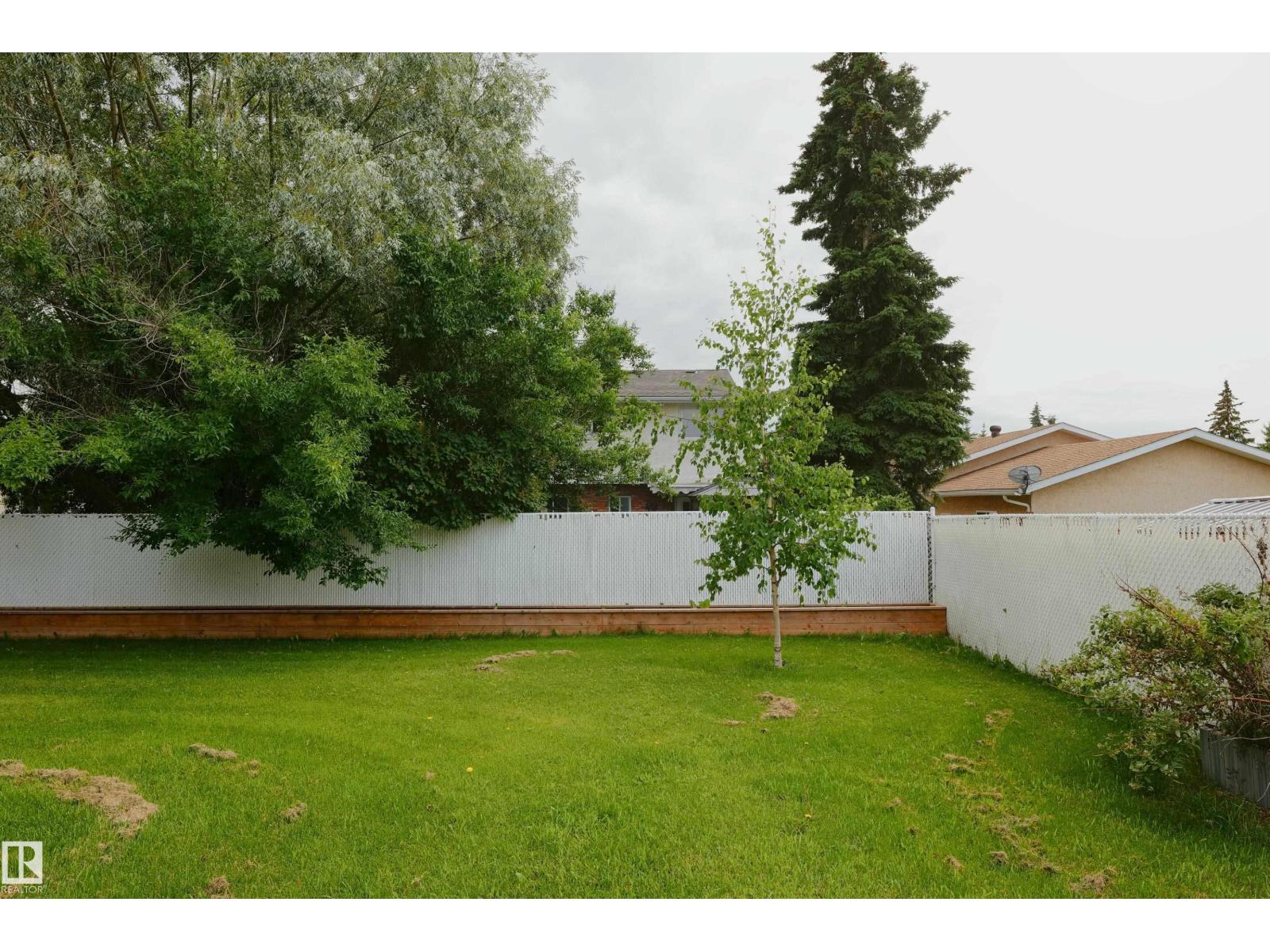 5407 60 Ave - 52