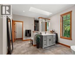 Kitchen - 7928 White Duck Rd, Fanny Bay, BC V0R1W0 Photo 19