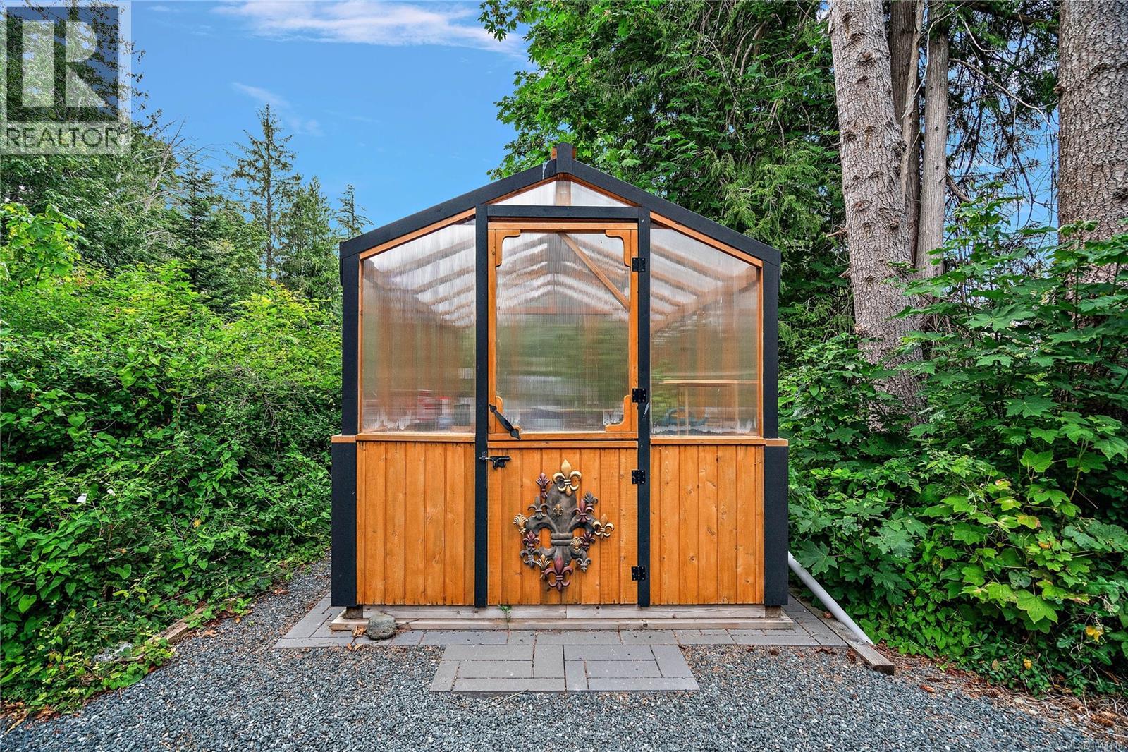7928 White Duck Rd, Fanny Bay