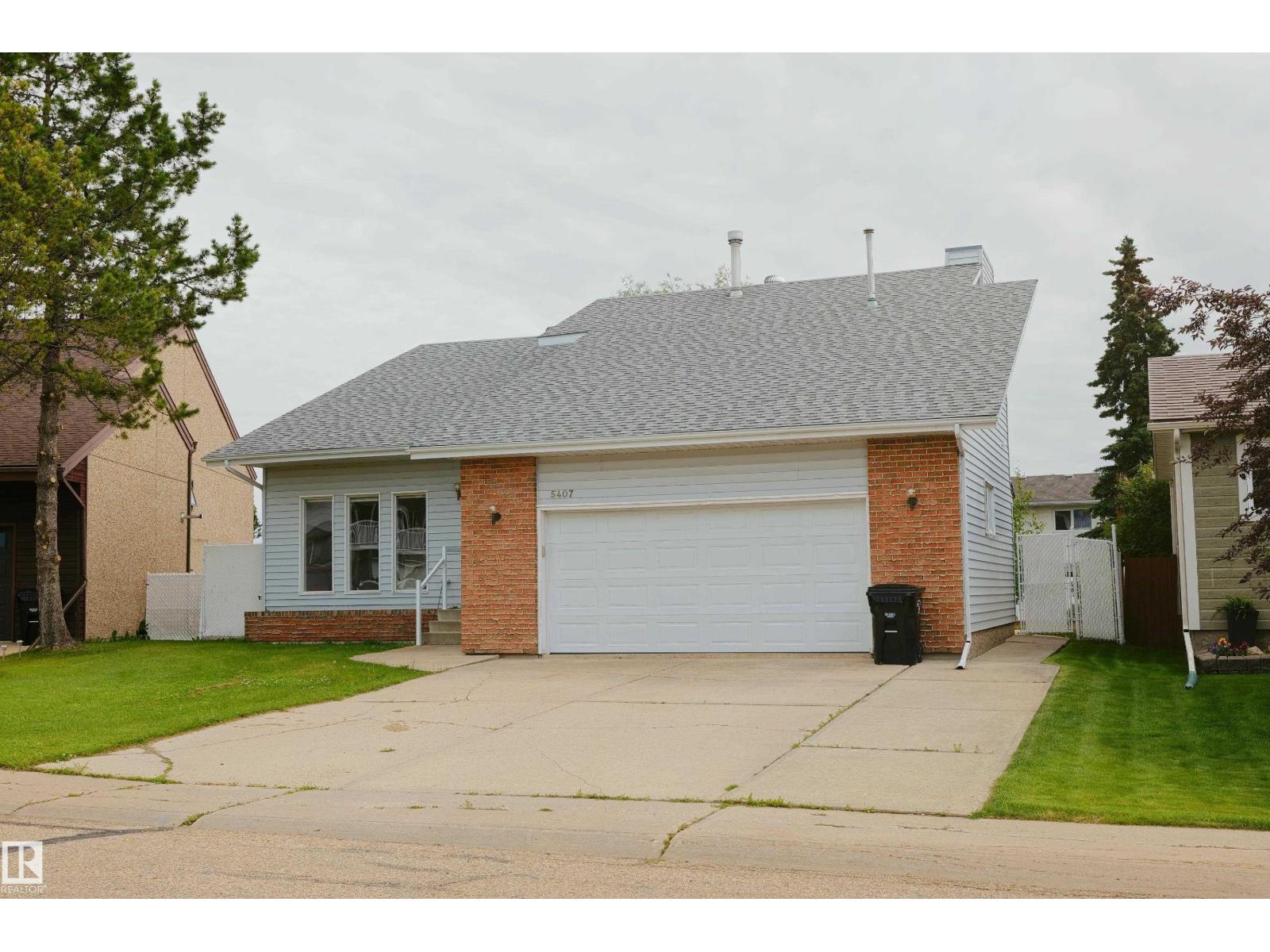 5407 60 Ave - 2