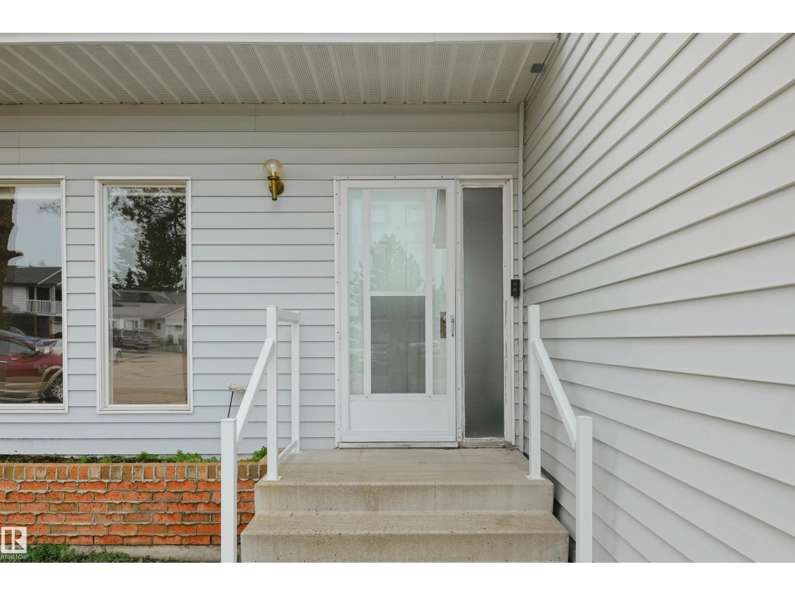 5407 60 Ave - 6
