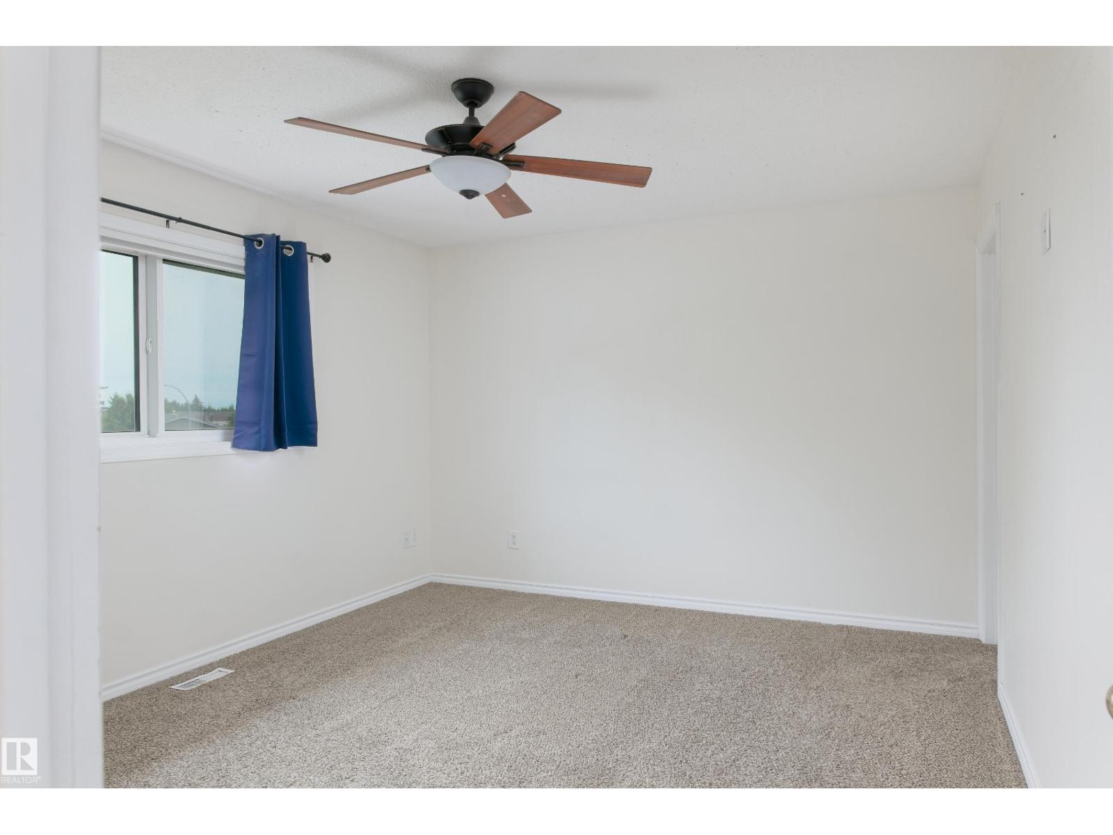 5407 60 Ave - 24