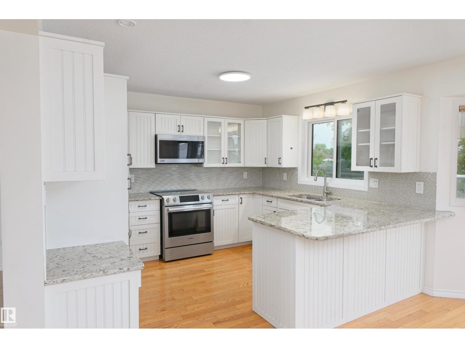 5407 60 Ave - 10