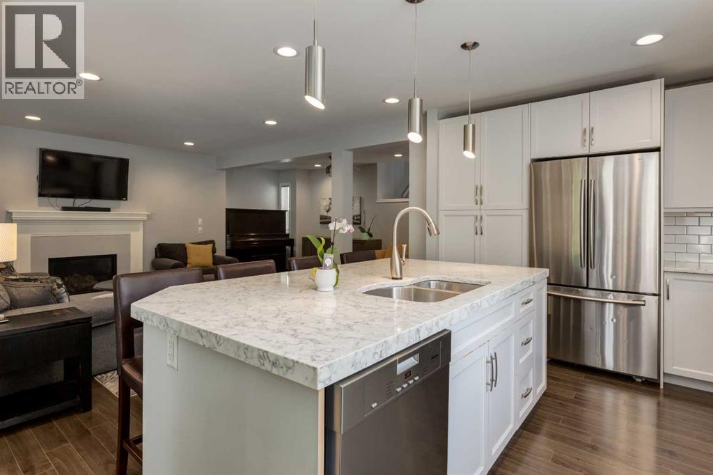 128 Riverwood Close SE - 15