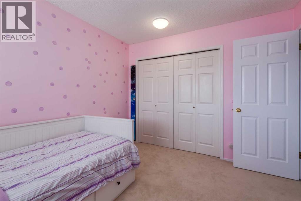 128 Riverwood Close SE - 26