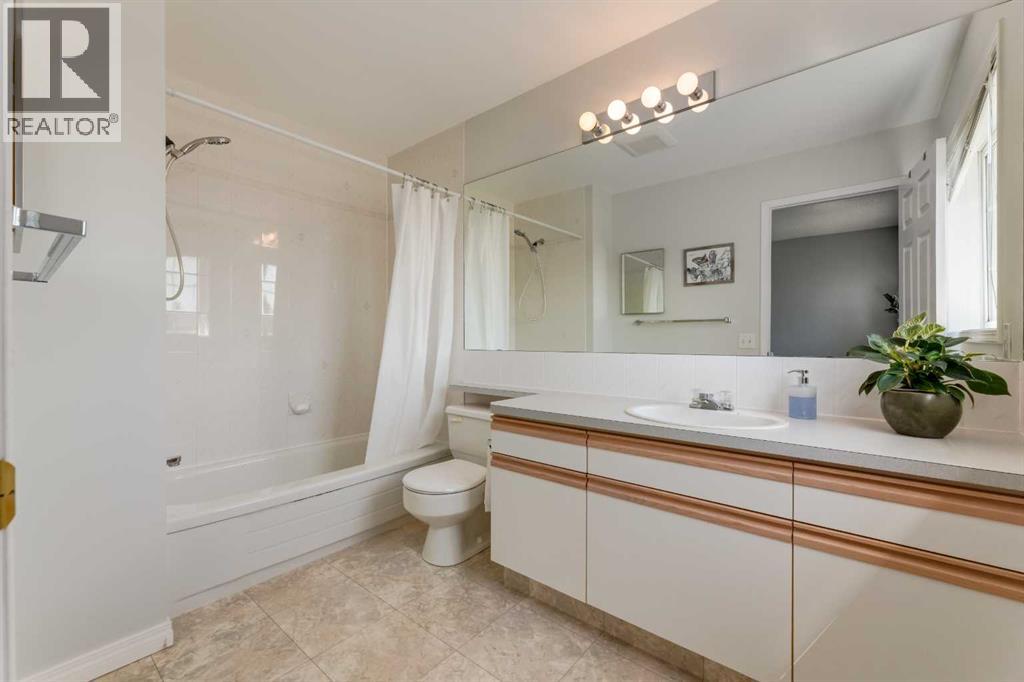 128 Riverwood Close SE - 24