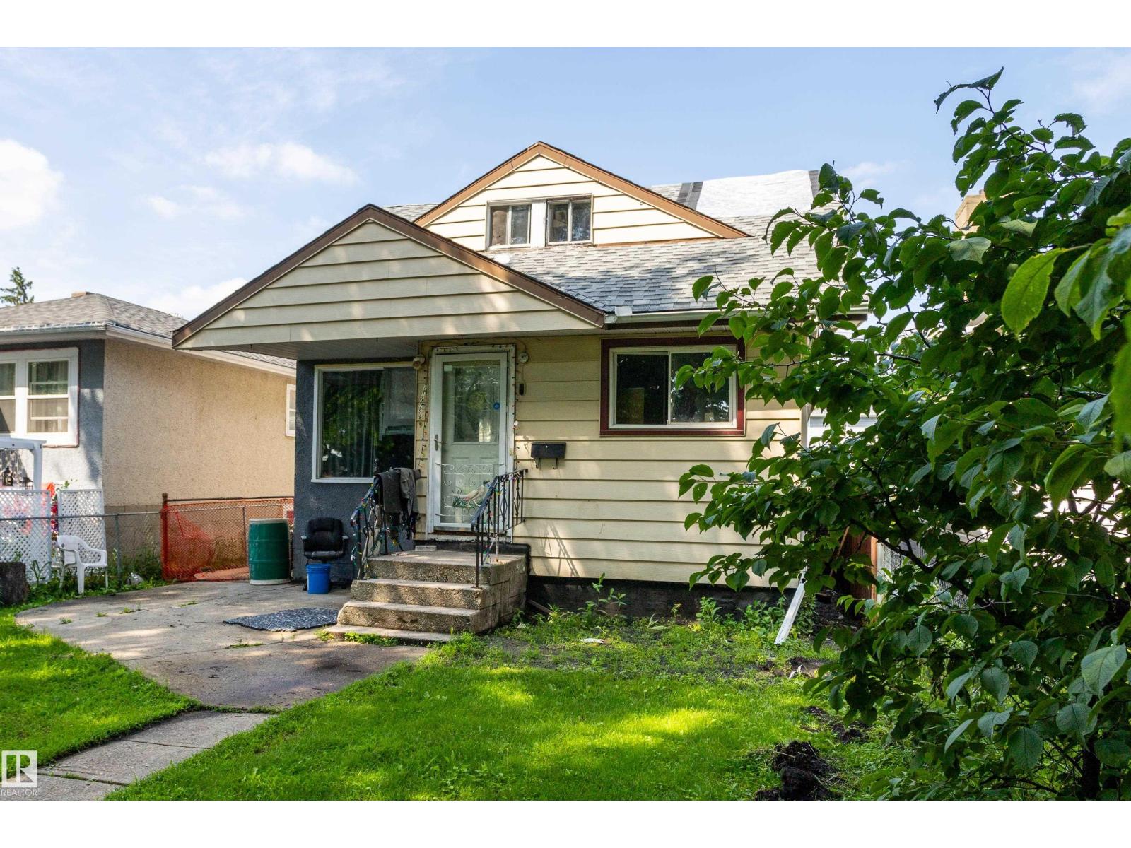 11322 85 ST NW, Parkdale (Edmonton), Edmonton photo 3