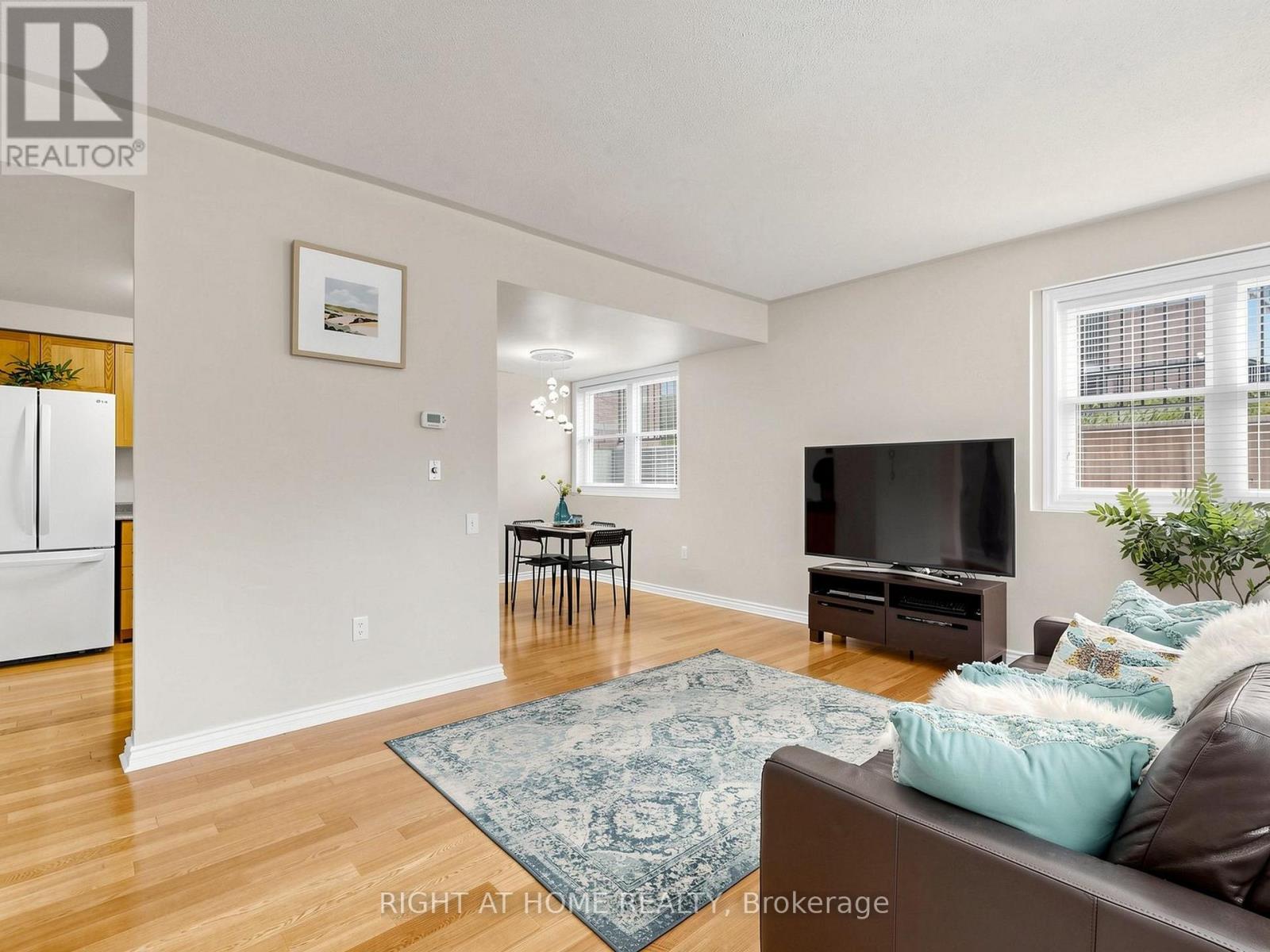 #76 760 LAWRENCE AVENUE W - Image 5