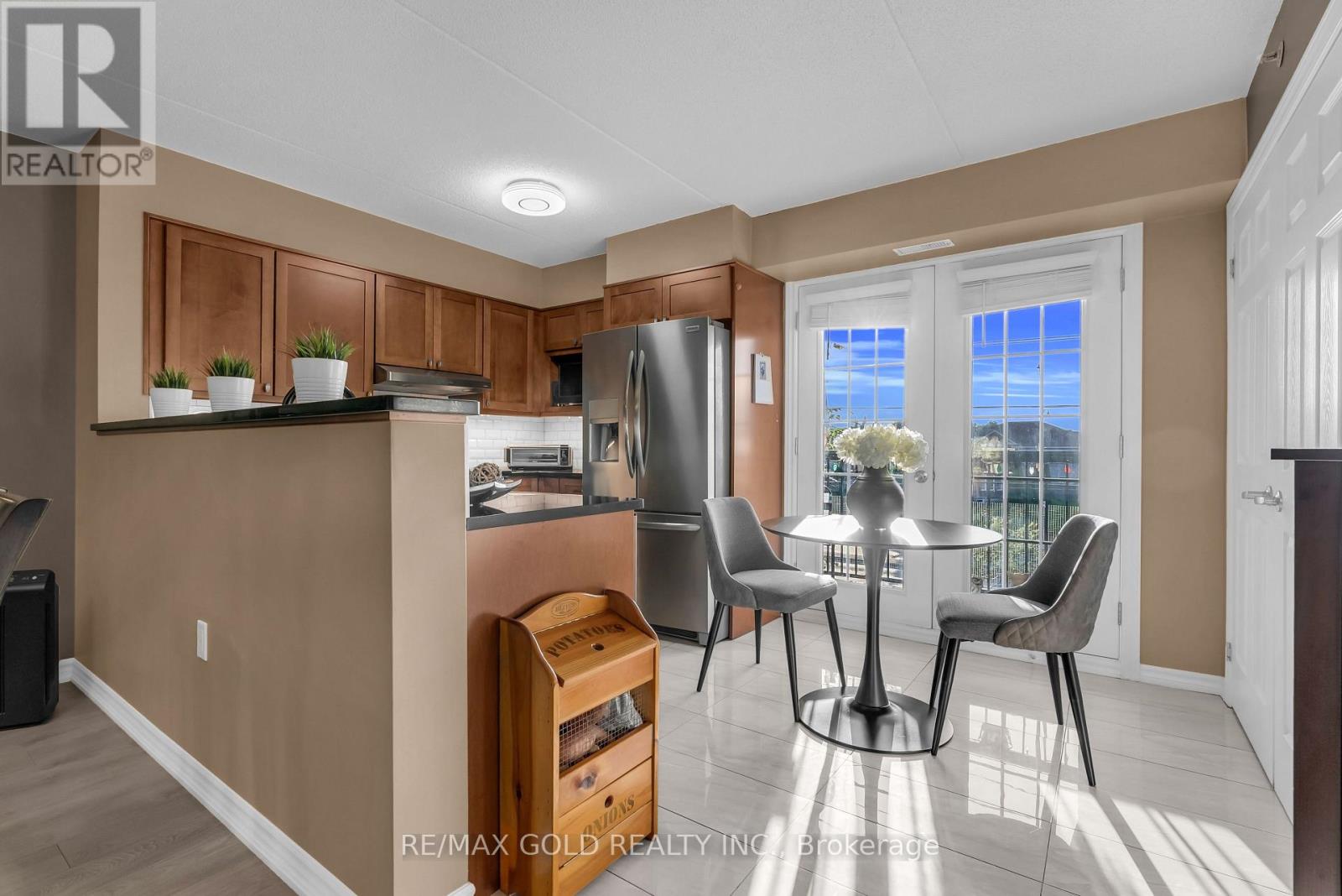 #210 1380 MAIN STREET E - 21