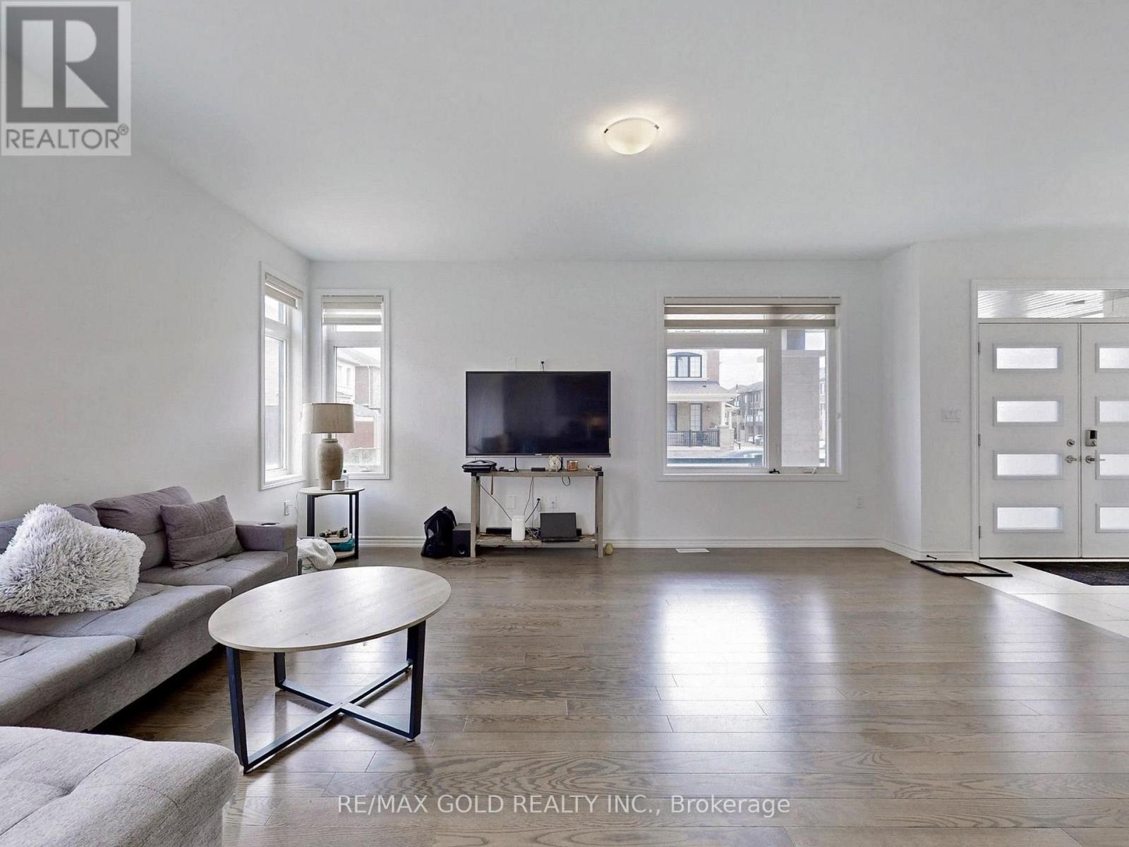 52 KEPPEL CIRCLE - 10