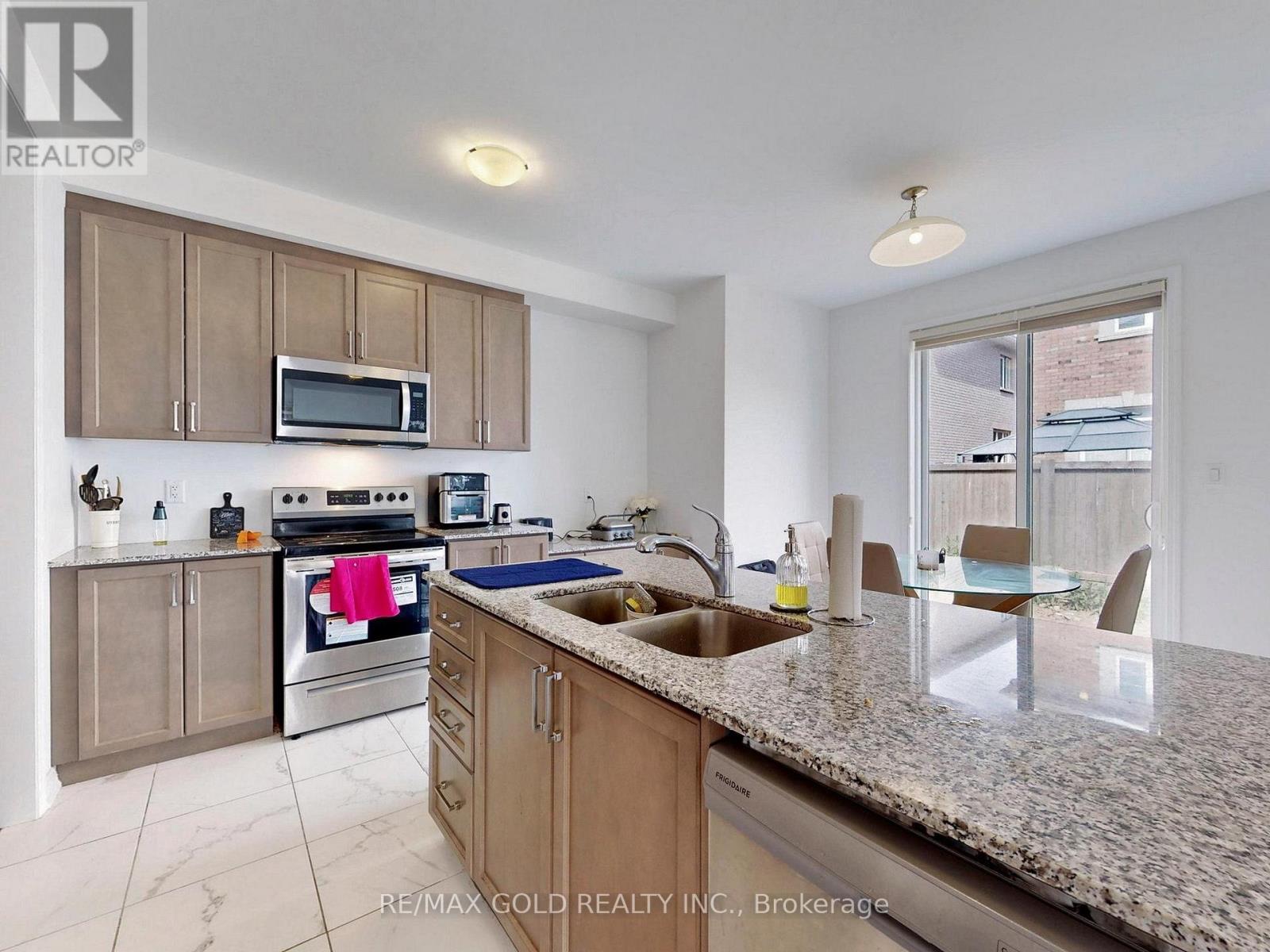 52 KEPPEL CIRCLE - 14