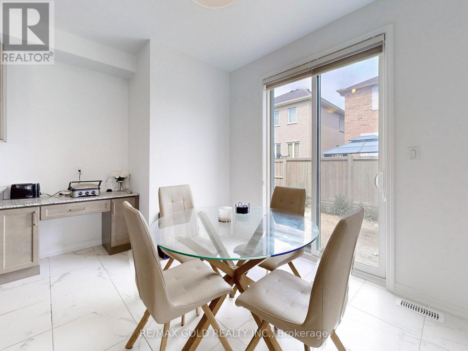 52 KEPPEL CIRCLE - 17