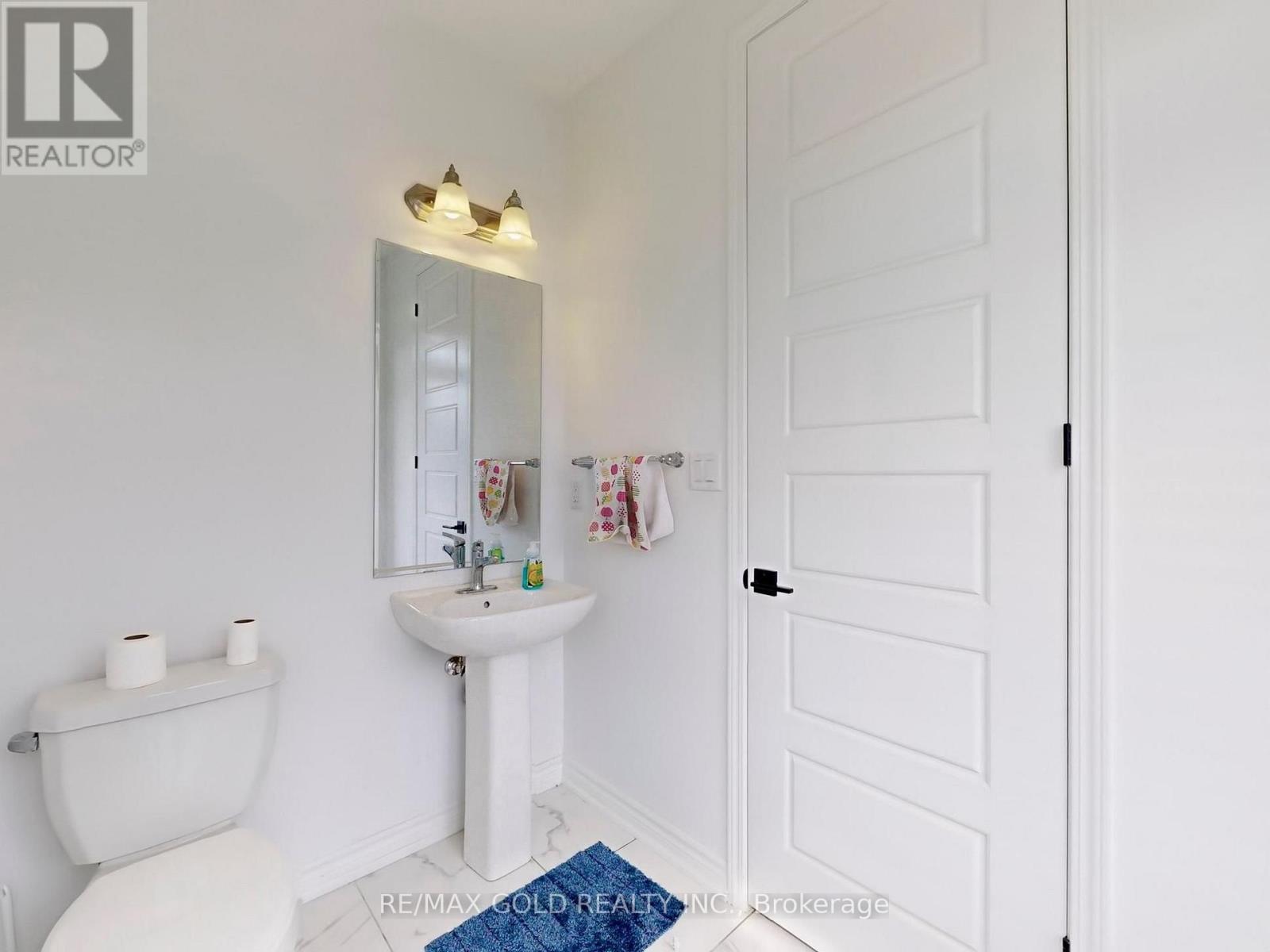 52 KEPPEL CIRCLE - 22