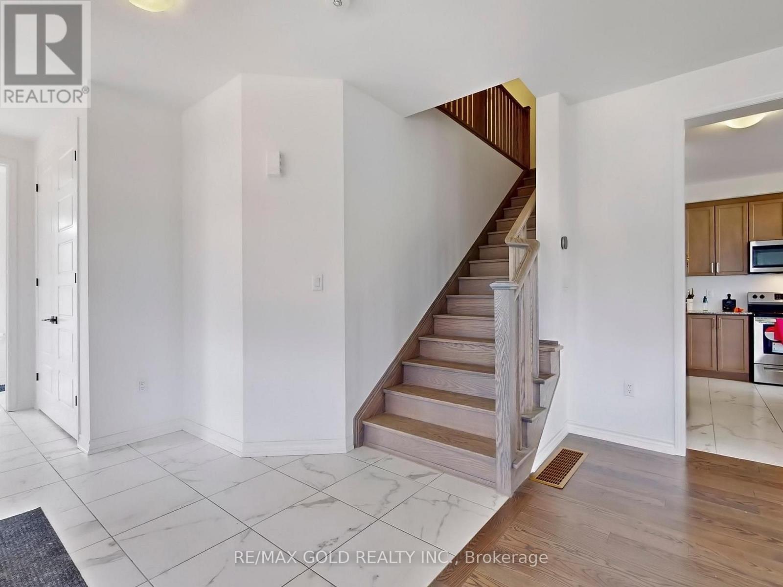 52 KEPPEL CIRCLE - 24