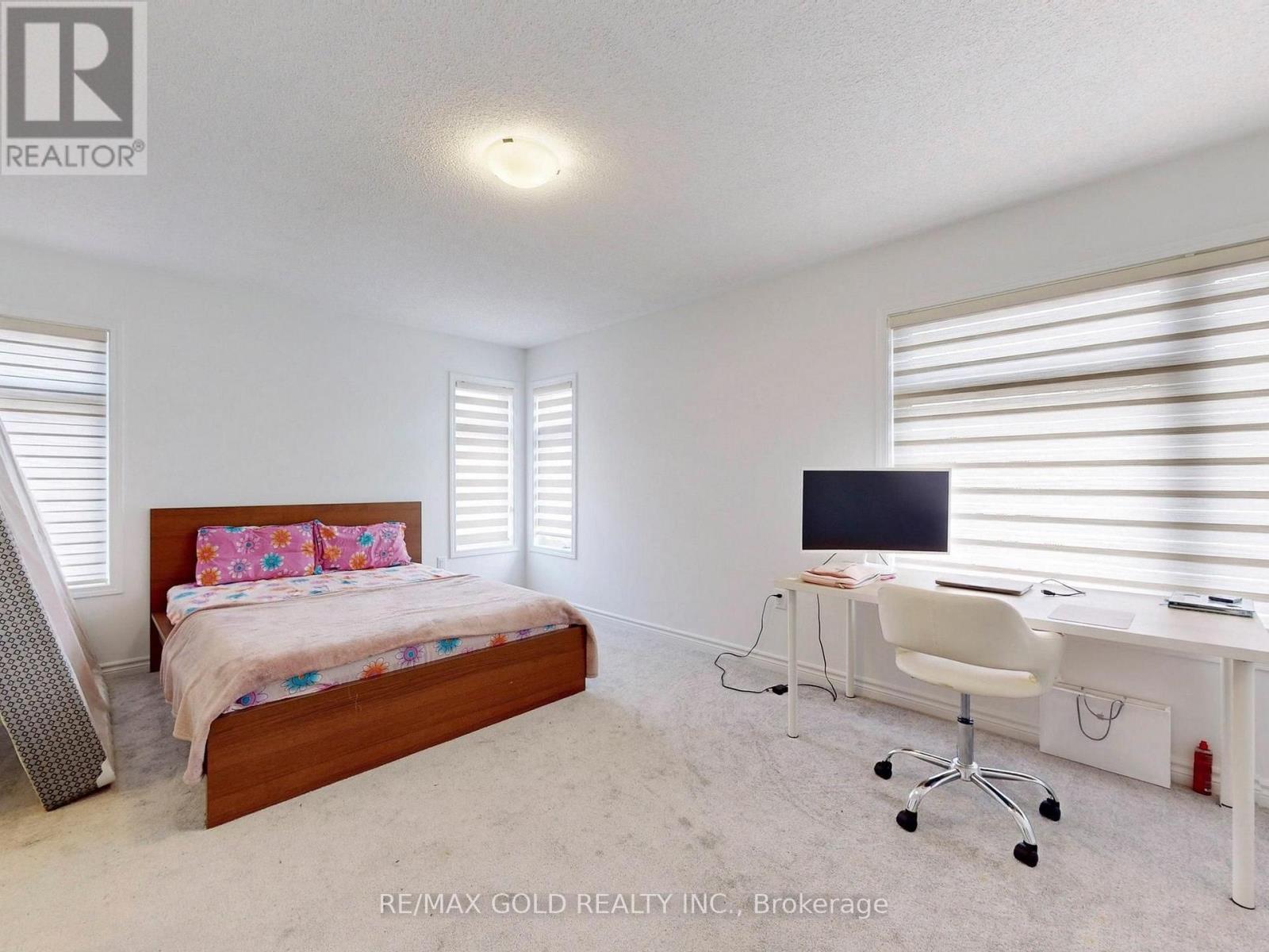 52 KEPPEL CIRCLE - 27
