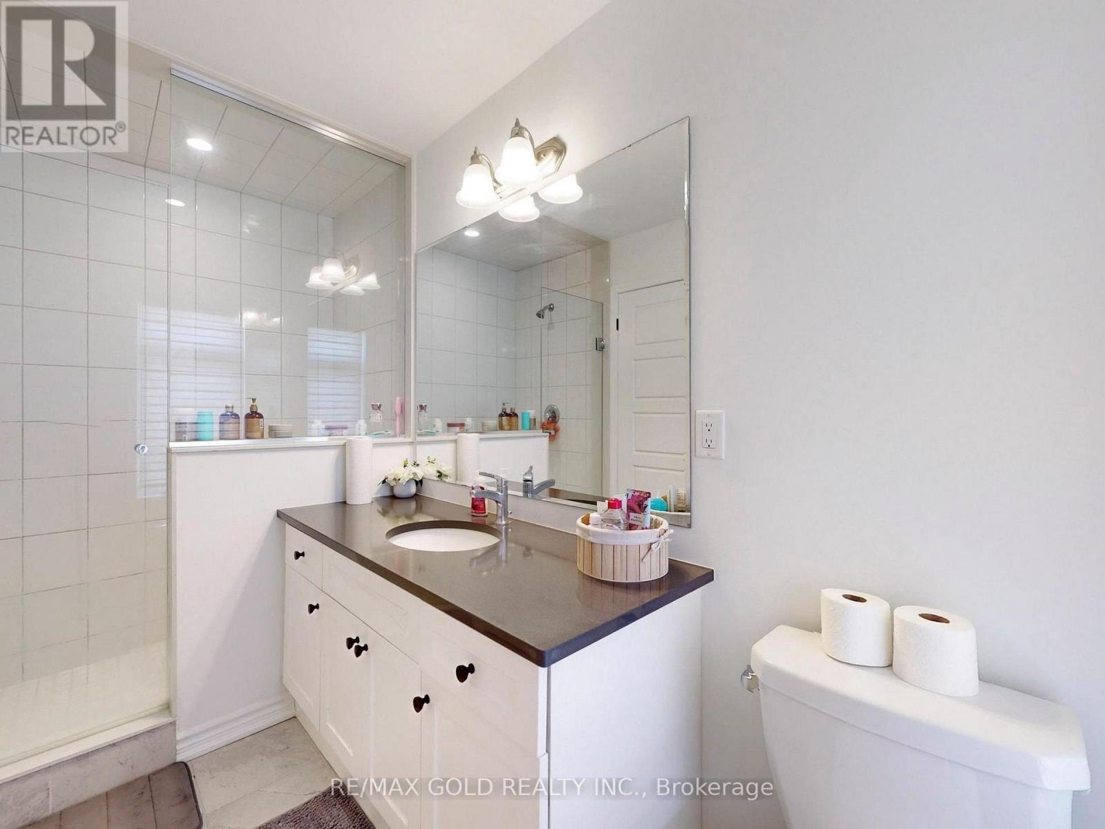 52 KEPPEL CIRCLE - 32