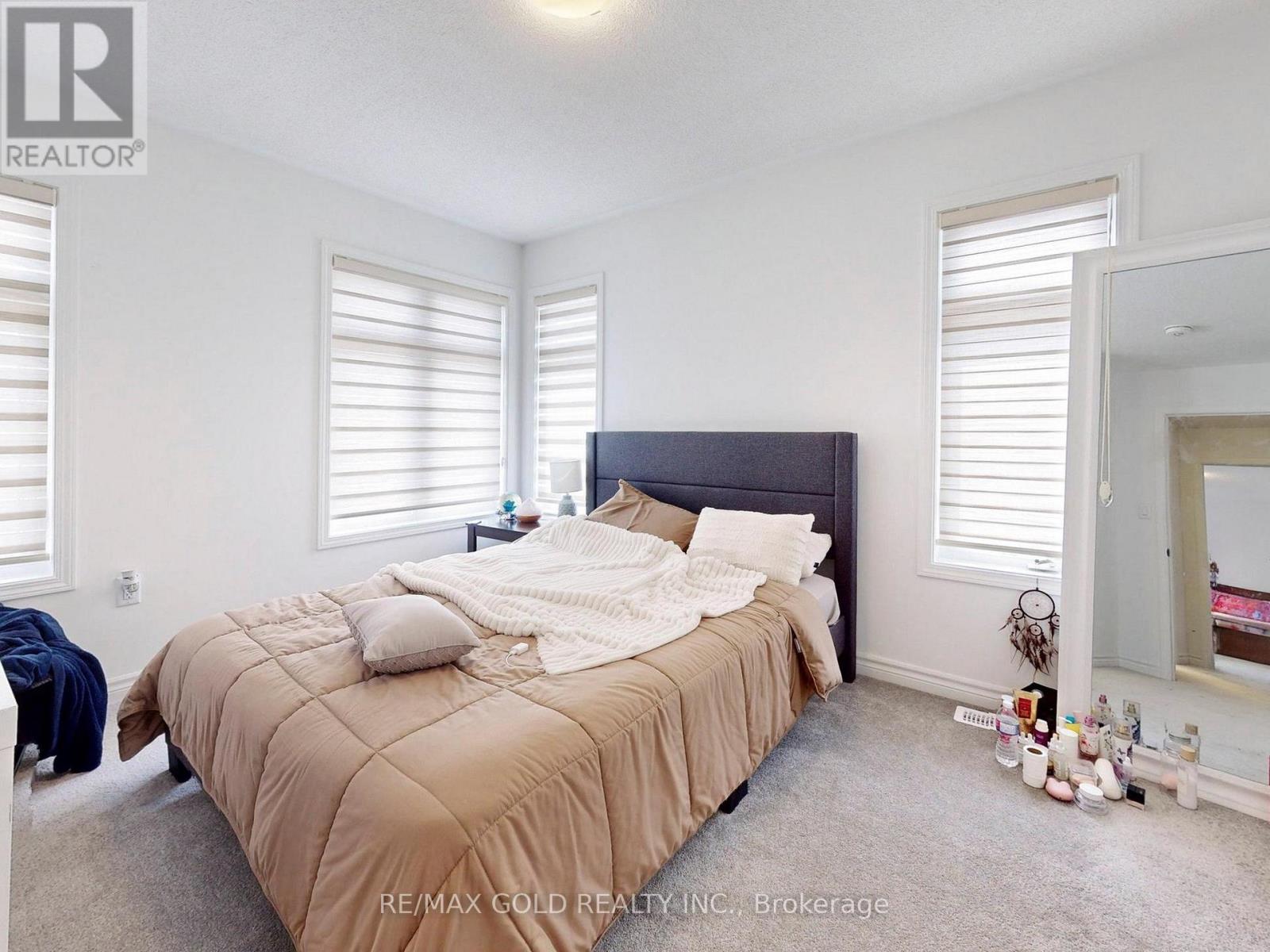 52 KEPPEL CIRCLE - 33