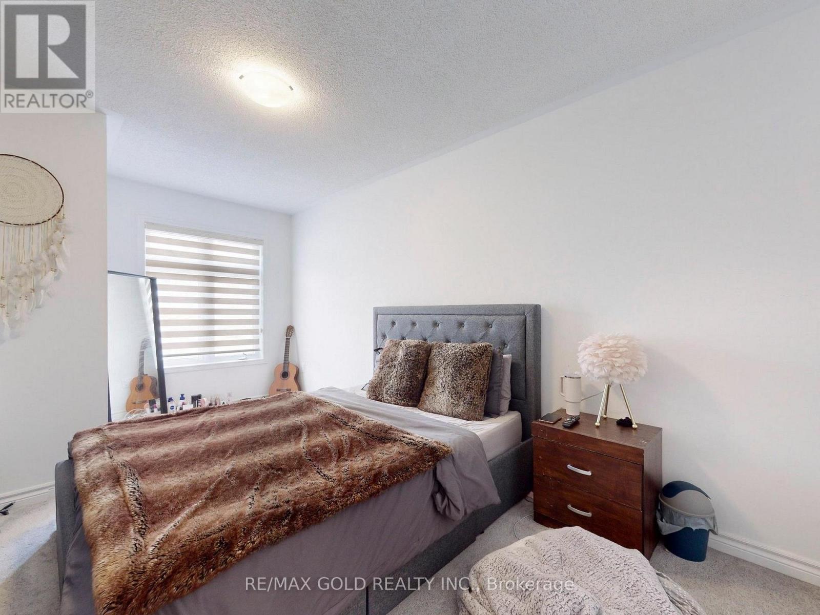 52 KEPPEL CIRCLE - 35
