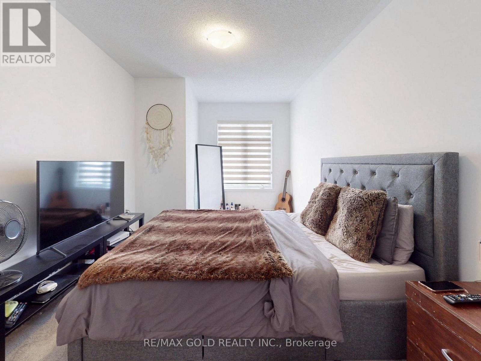 52 KEPPEL CIRCLE - 36
