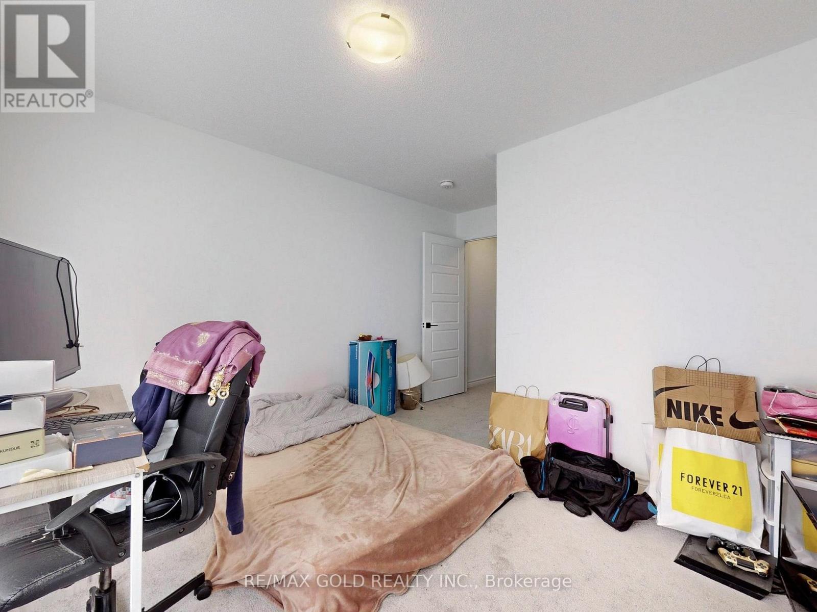 52 KEPPEL CIRCLE - 40