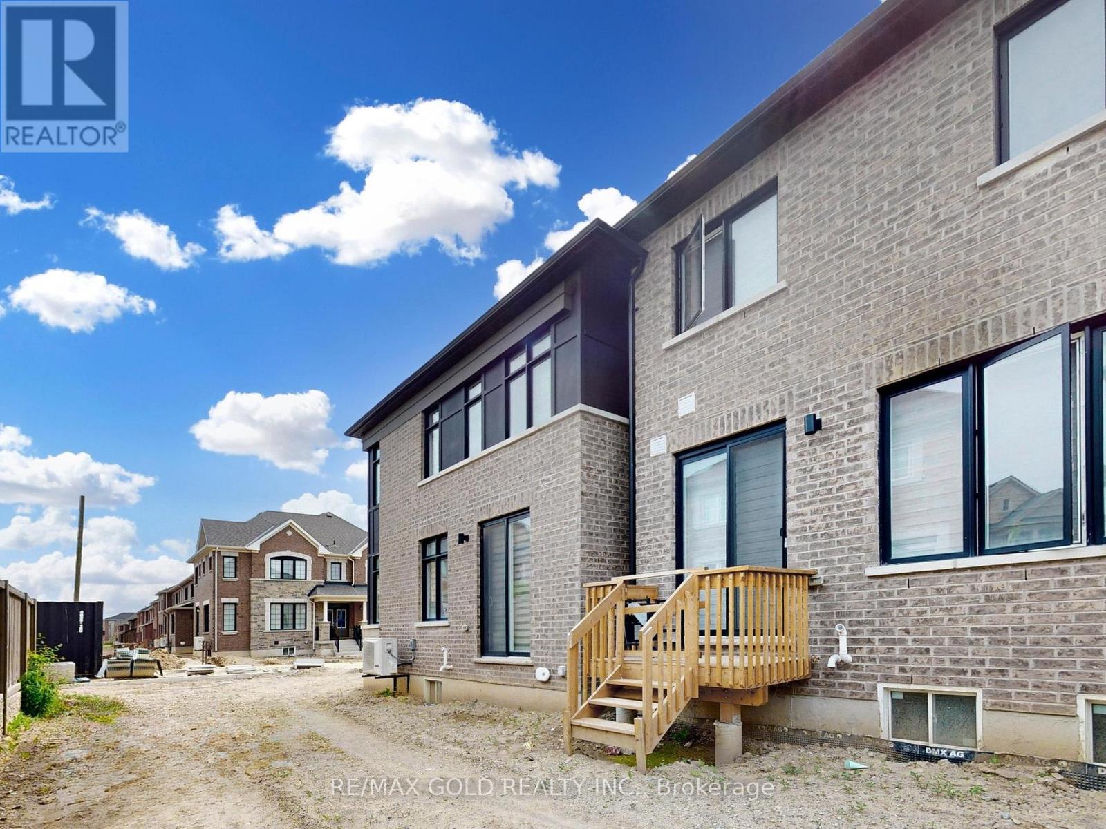 52 KEPPEL CIRCLE - 50