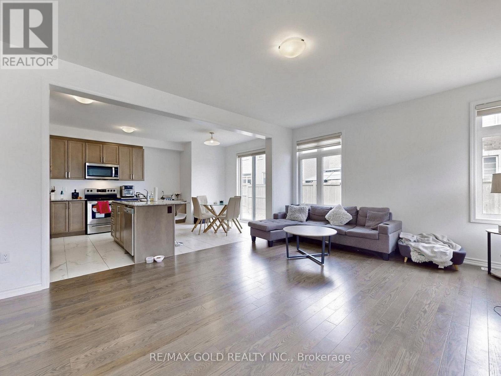 52 KEPPEL CIRCLE - 8
