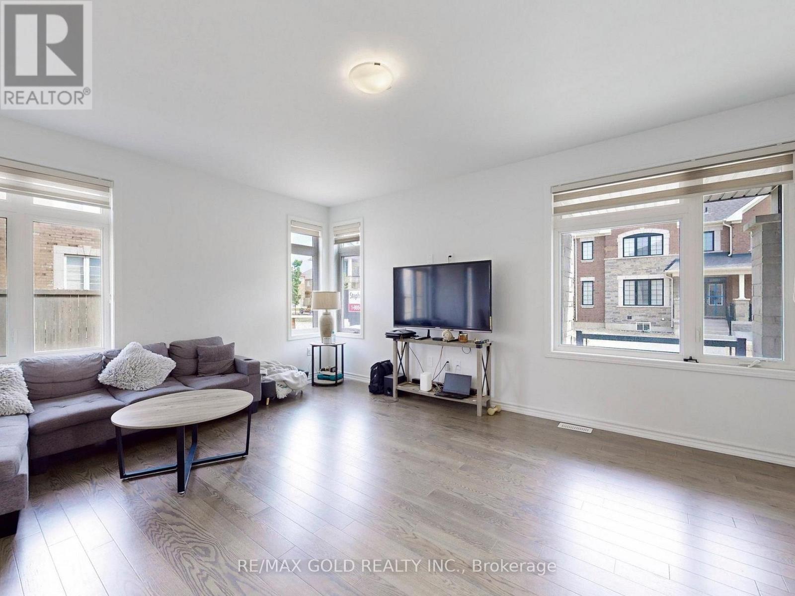 52 KEPPEL CIRCLE - 9