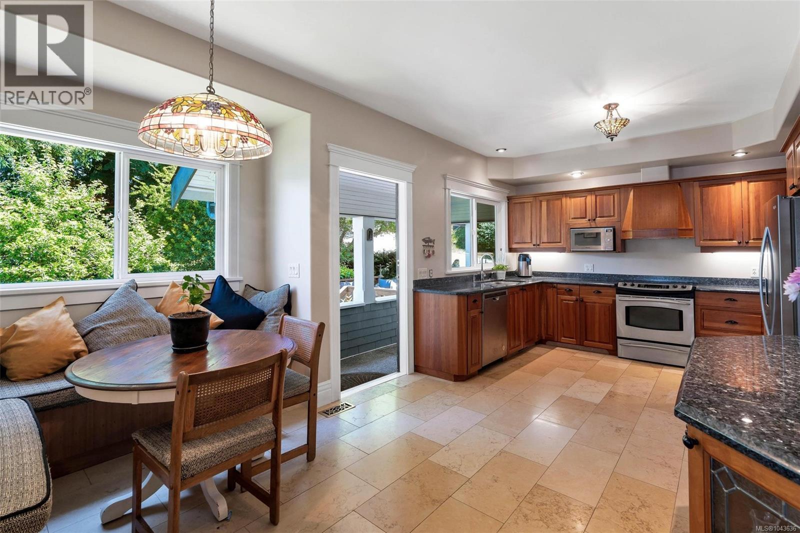 1231 Sutherland Dr - 23