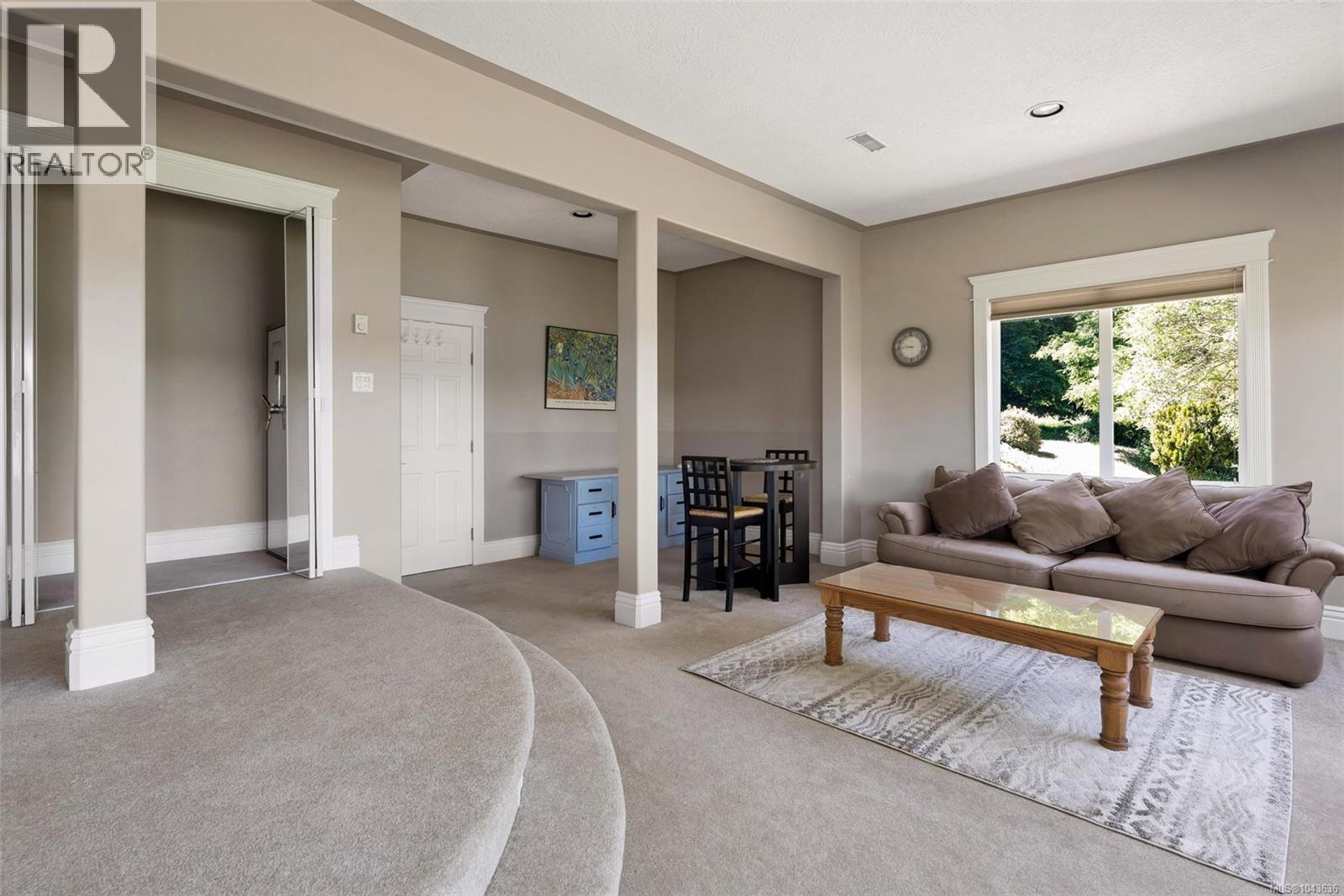 1231 Sutherland Dr - 52
