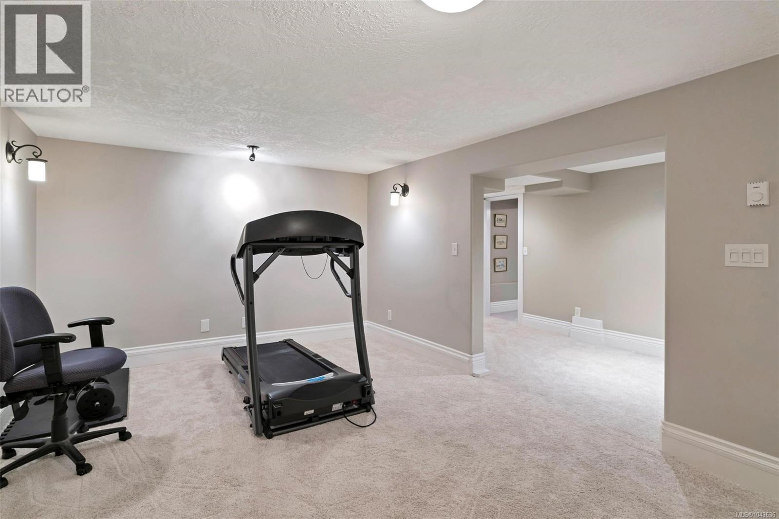 1231 Sutherland Dr - 56