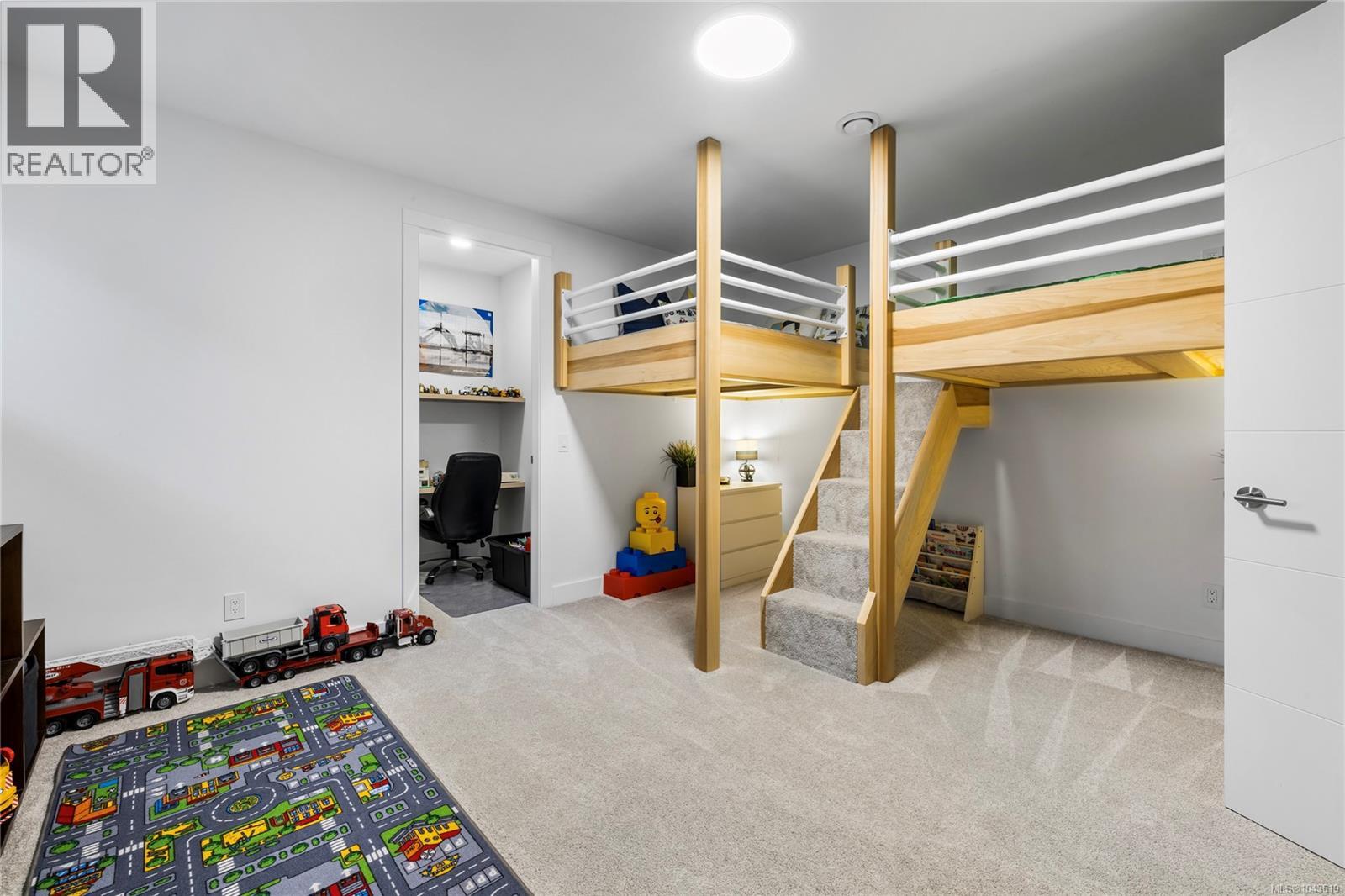 156 Golden Oaks Cres - 52