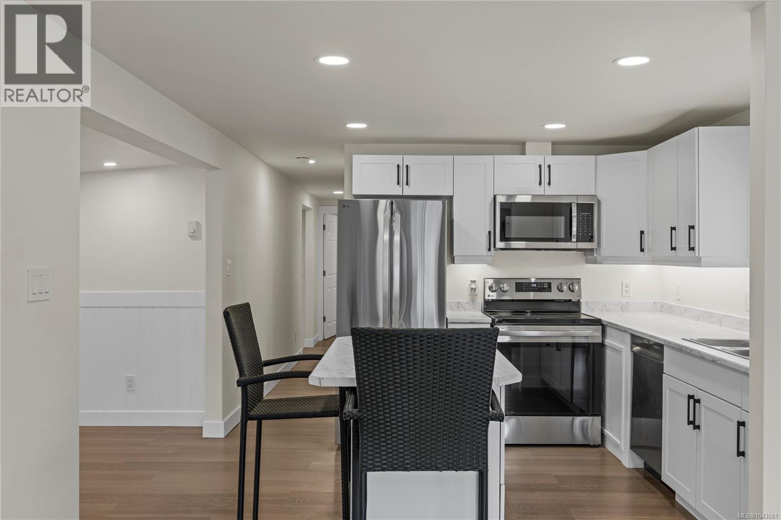#66 1247 Arbutus Rd - 21