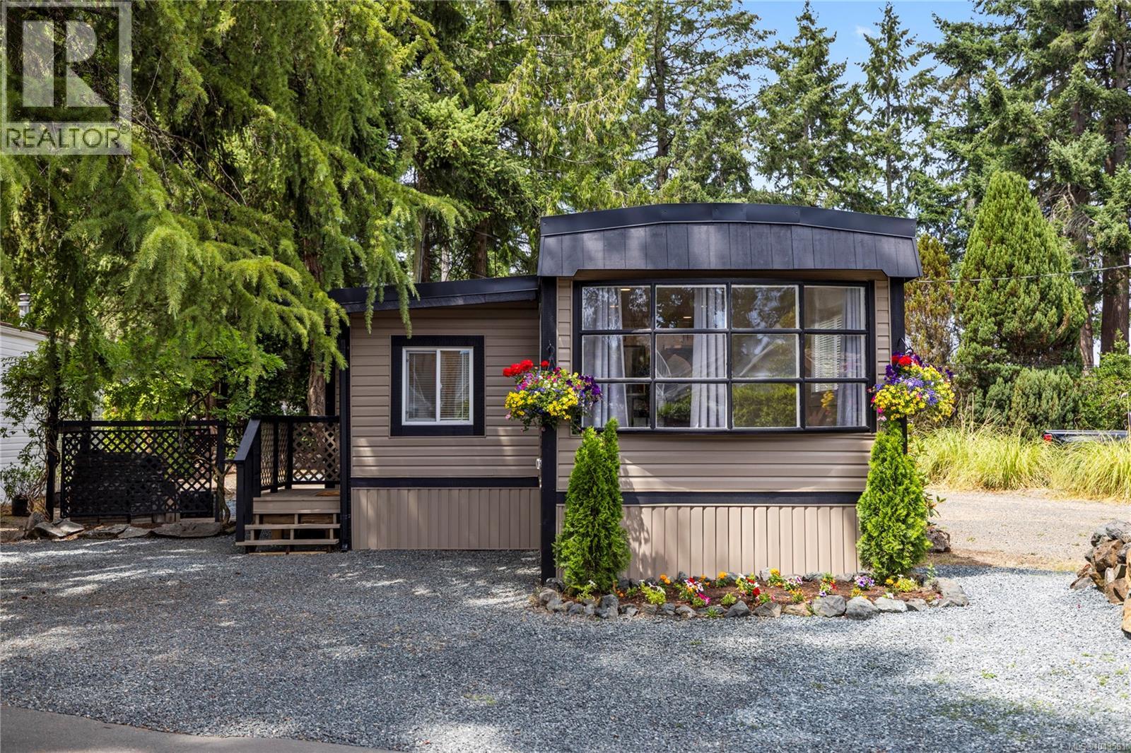 #66 1247 Arbutus Rd - 37