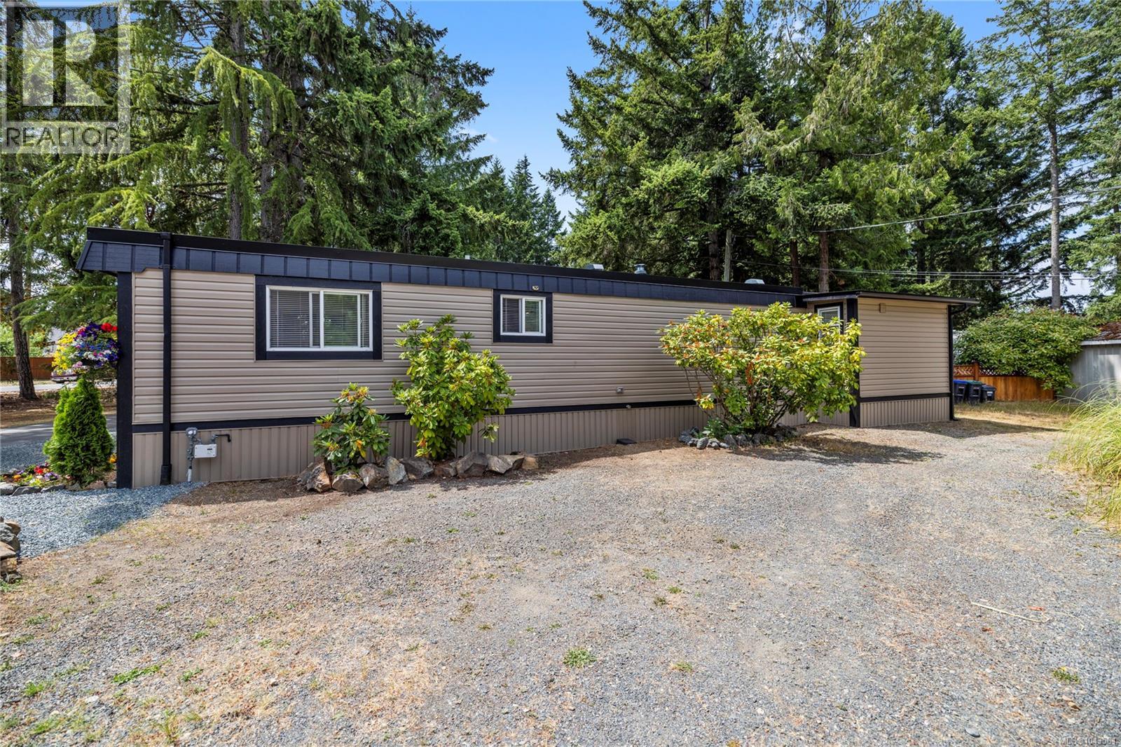 #66 1247 Arbutus Rd - 39